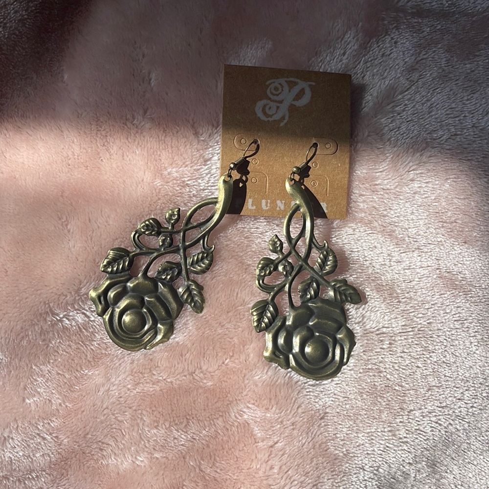 Rose earrings
